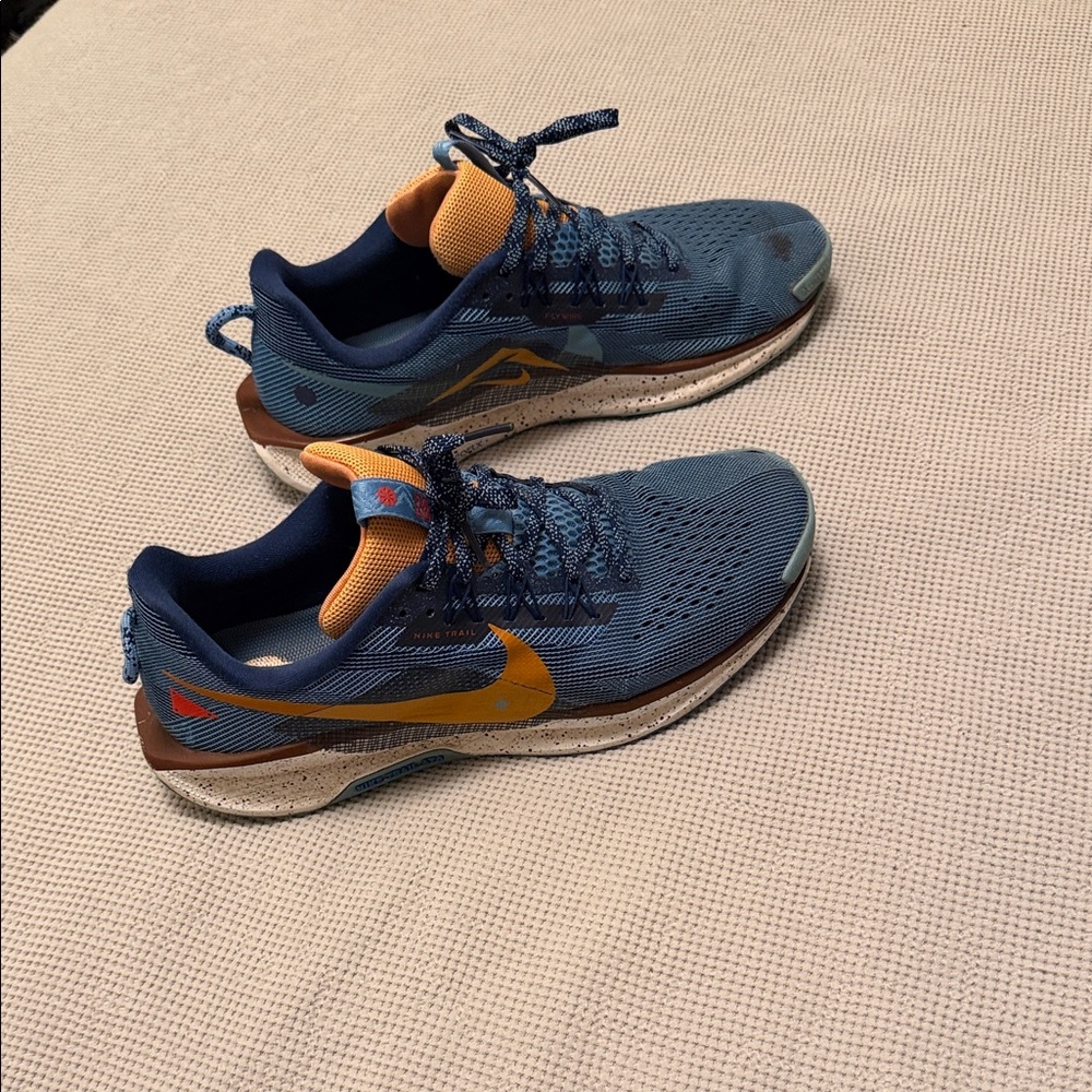 Nike Blue and Gold Trail Shoes - Picture 2 of 4